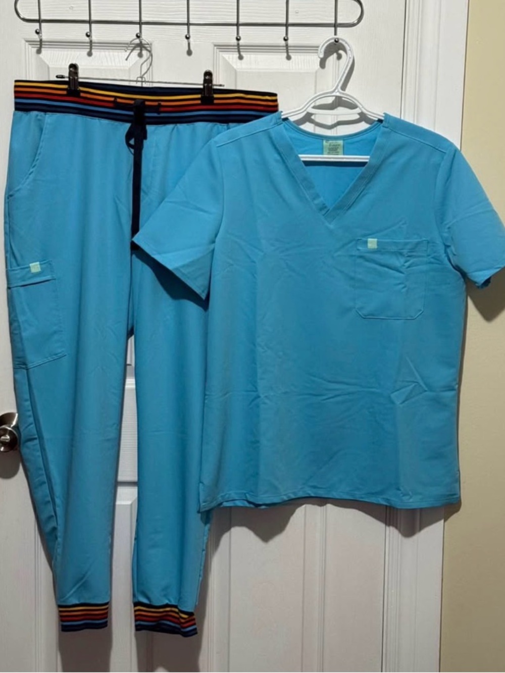 Garde-Malade Retro Blue Scrub Set – Size L – NEW without tags– Jogger Style